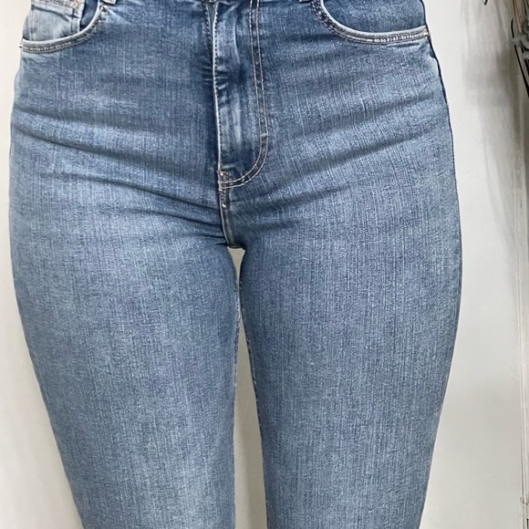 Zara high rise denim jeans size 4. - Picture 9 of 10